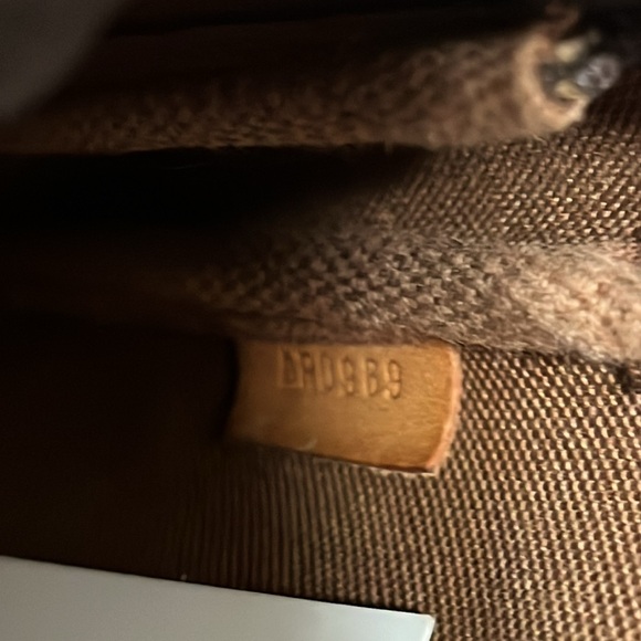 COPY - Authentic Vintage Louis Vuitton! - Picture 10 of 12